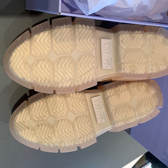 Ivy Park x Adidas Super Sleek - Picture 5 of 8